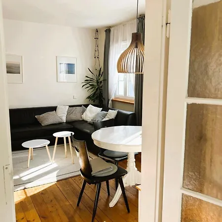 Charmante 2-zi-altbau-wohnung - 5 Min Zum Dom Lägenhet *