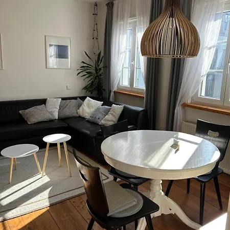 Charmante 2-zi-altbau-wohnung - 5 Min Zum Dom