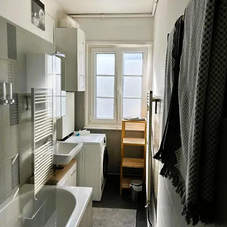 Charmante 2-zi-altbau-wohnung - 5 Min Zum Dom