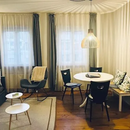 Charmante 2-zi-altbau-wohnung - 5 Min Zum Dom