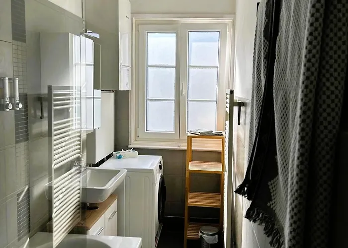 Charmante 2-zi-altbau-wohnung - 5 Min Zum Dom
